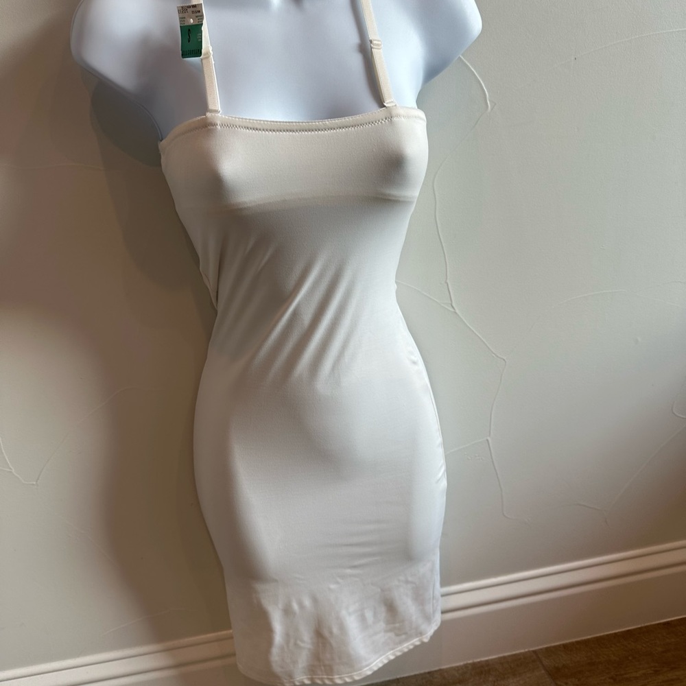 NWT Vassarette white Slip Dress - Small - Picture 2 of 6